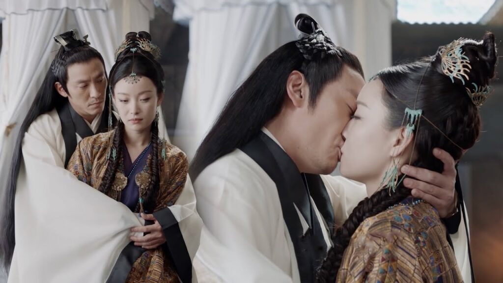 لم تكن بطلتنا سعيدة باتخاذ حبيبها قرار زواجما بمفرده فتحبطه رغم وعوده لها💕مشهد رومانسي من "حب وقدر"