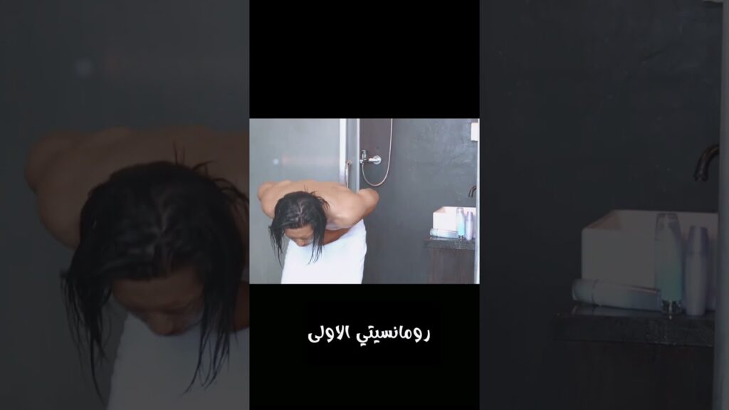 تدخل عليه الحمام فجأة 😱😂  #初恋了那么多年 #رومانسيتي_الاولى #firstromance #kenwu #zhengshuhuan