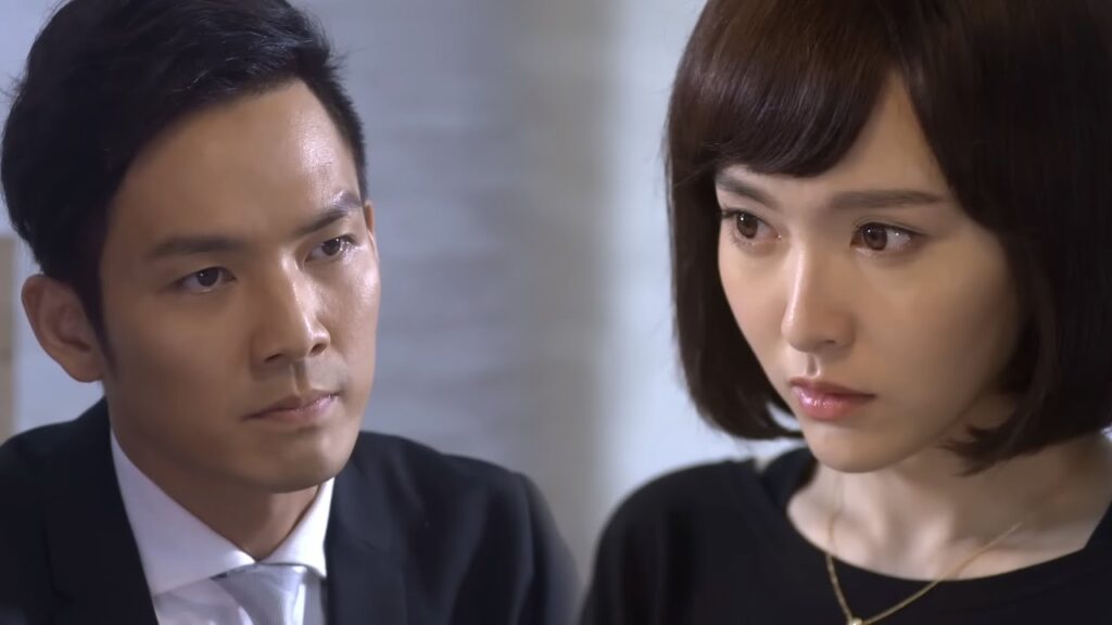 يلقي بطلنا المستبد باللوم على حبه الأول لسفرها المفاجئ ويسألها بشدة عن سبب مغادرتها! مشهد من إشراقتي