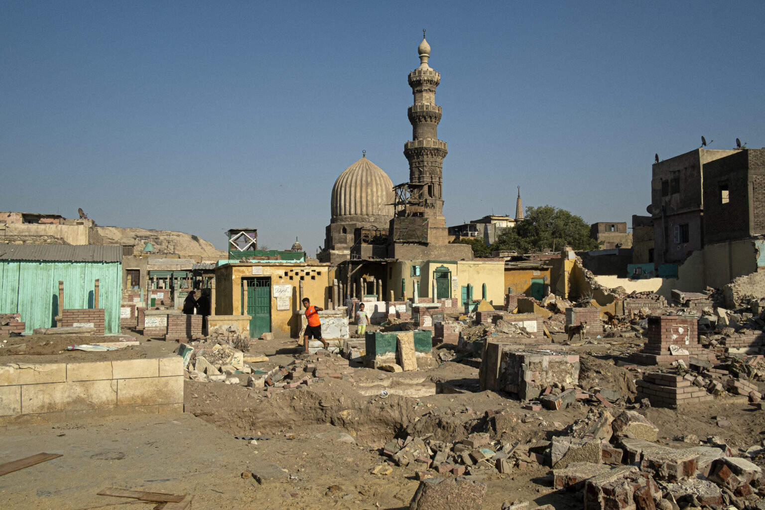 مقابر الإمام الشافعي.. معالم في مصر مهددة بـ”قانون الـ100 عام” مقابر الإمام الشافعي.. معالم في مصر مهددة بـ"قانون الـ100 عام"
