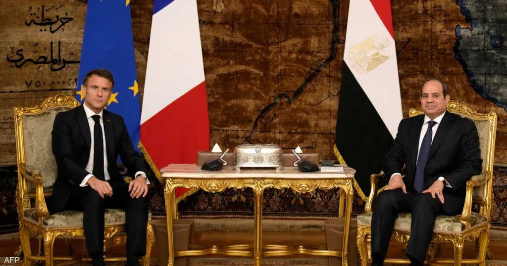 السيسي وماكرون يبحثان سبل الحد من التصعيد الجاري في المنطقة
