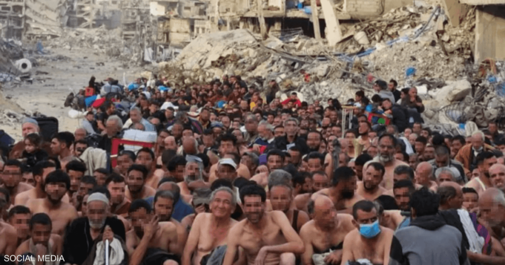 فلسطينيون “شبه عراة” في جباليا.. قصة “الصورة المأساة” فلسطينيون "شبه عراة" في جباليا.. قصة "الصورة المأساة"