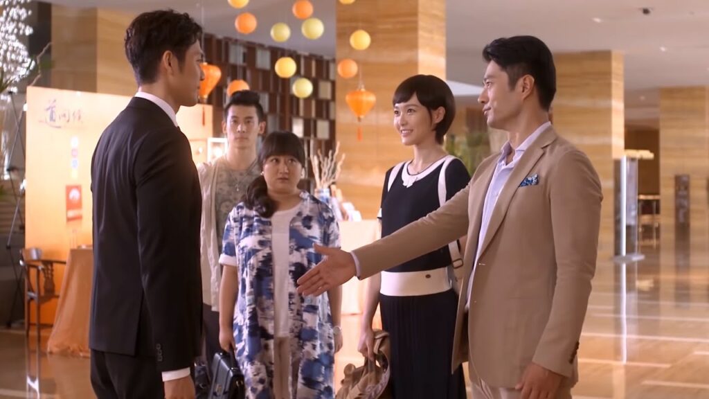 تتورط حبيبته مع زوجها السابق خارج البلاد فيسافر إليها يائسًا لإعلان سيادته! مشهد من دراما "إشراقتي"