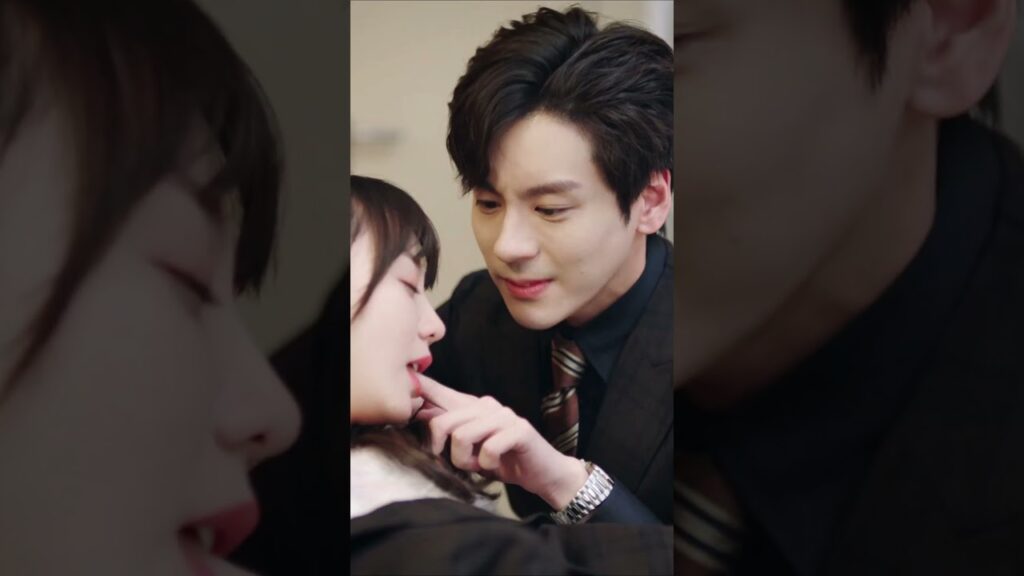 قامت الفتاة بعضت إصبع الرئيس التنفيذي أثناء نومها🤣🤣 #UnforgettableLove قامت الفتاة بعضت إصبع الرئيس التنفيذي أثناء نومها🤣🤣 #UnforgettableLove