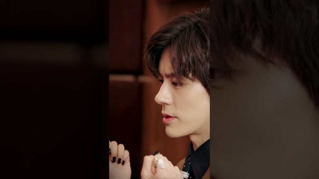 هذه المرأة تريد الفوز بقلب السيد هي🤔 #UnforgettableLove