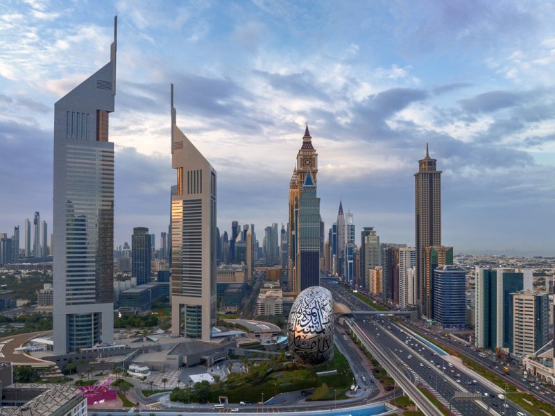 الإمارات والسعودية تقودان الإنفاق على البنية التحتية خليجياً وعربياً