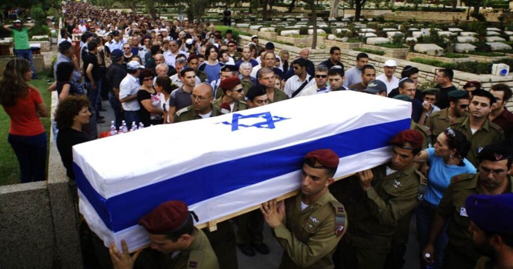 ما وراء ادعاء إسرائيل استخدام “حزب الله” قنابل عنقودية؟ ما وراء ادعاء إسرائيل استخدام "حزب الله" قنابل عنقودية؟