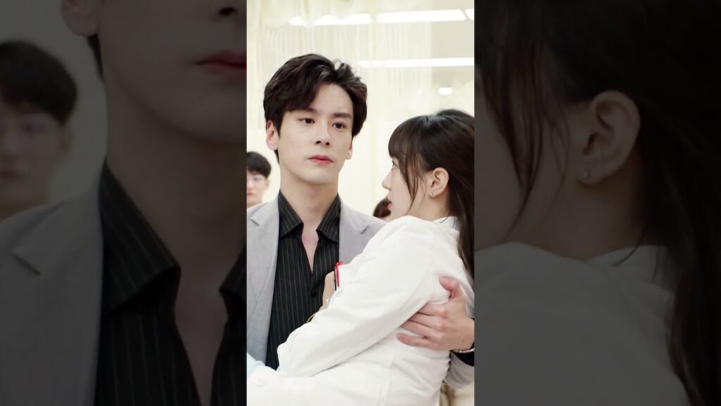 عانق الرئيس التنفيذي البطلة المصابة وأخذها إلى منزله🤗 #UnforgettableLove