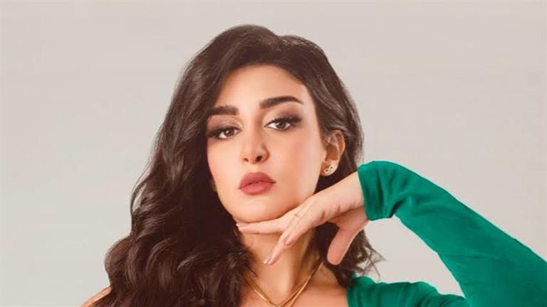 كب جريء.. جيهان خليل بإطلالة مثيرة في خامس أيام مهرجان الجون كب جريء.. جيهان خليل بإطلالة مثيرة في خامس أيام مهرجان الجون