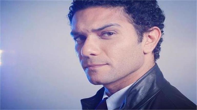 تجاوز سعرها 200 ألف جنيه.. آسر ياسين ببدلة التويد على ريد كا