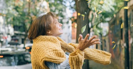 4 أبراج بتعشق الخريف وبتسمتع بأجوائه.. بيستنوه من السنة للسنة