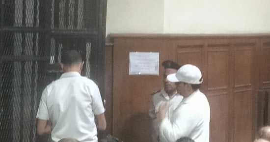 إيداع سعد الصغير قفص الاتهام بتهمة حيازة مواد مخدرة فى مطار القاهرة إيداع سعد الصغير قفص الاتهام بتهمة حيازة مواد مخدرة فى مطار القاهرة