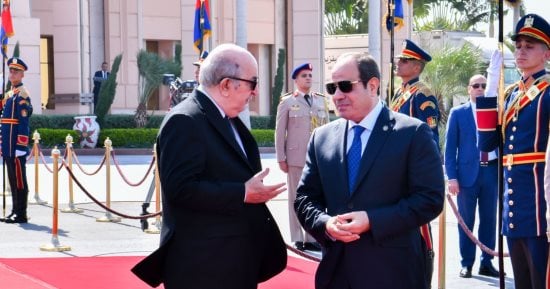 الرئيس السيسى يودّع نظيره الجزائري عبد المجيد تبون في مطار القاهرة الدولى