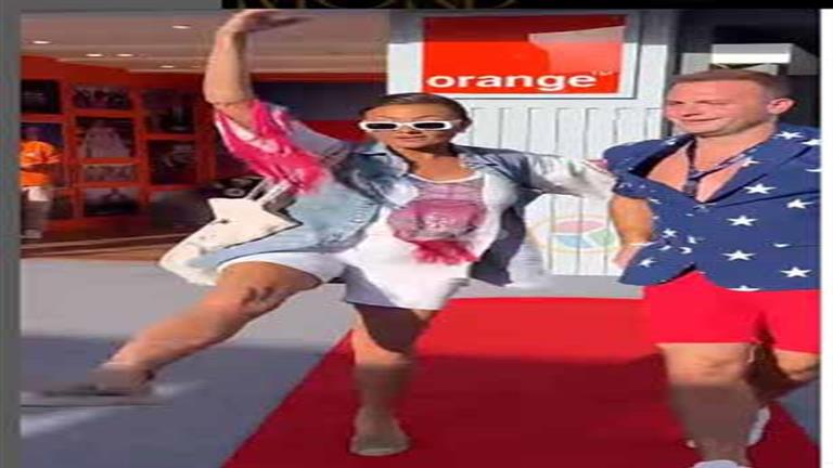 20 صورة وفيديو.. بشرى وأمينة خليل ترقصان مع فتى السجادة الحم