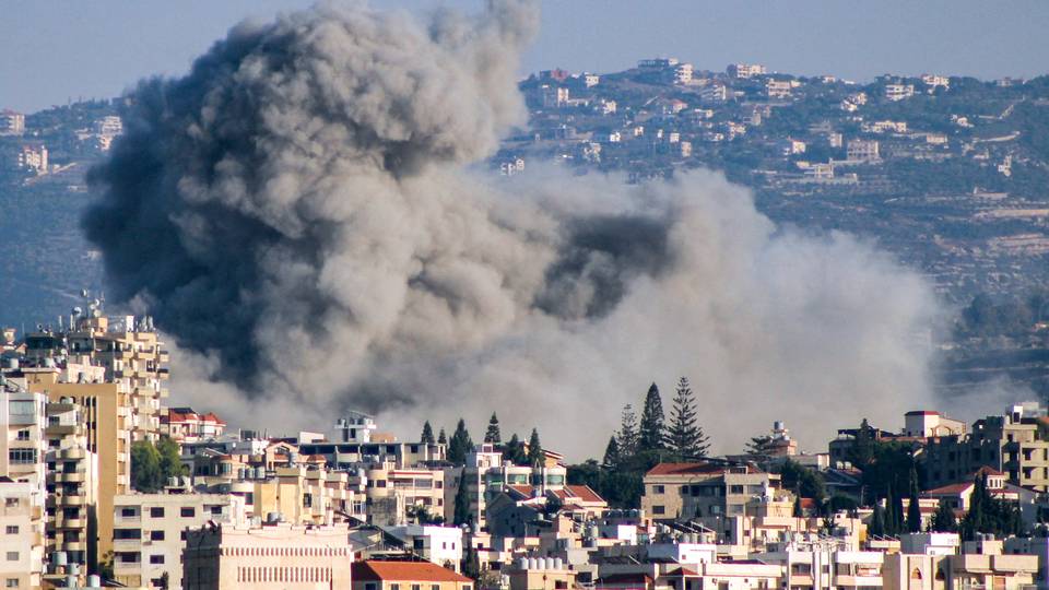 لبنان.. 2792 قتيلاً منذ بدء العدوان وحزب الله يتصدى لتوغل بريّ في الخيام