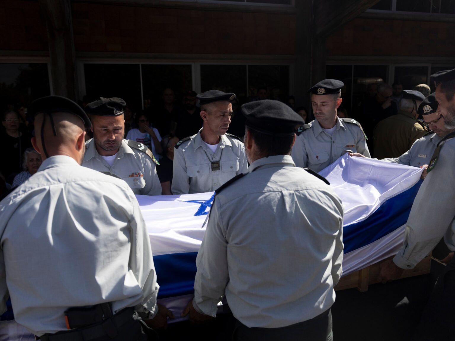 هجمات صاروخية لحزب الله وغارات إسرائيلية على الجنوب والبقاع | أخبار