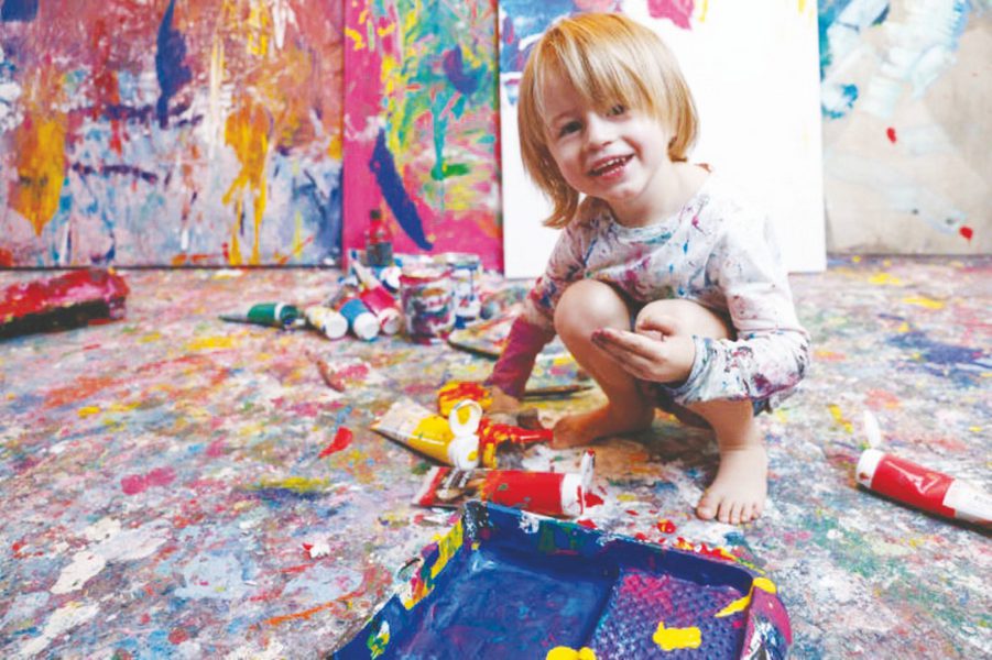 طفل ألماني في الثالثة يذهل الآلاف بموهبته في الرسم ‹ جريدة الوطن