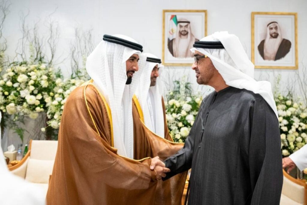 محمد بن زايد يحضر حفل زفاف في أبوظبي محمد بن زايد يحضر حفل زفاف في أبوظبي