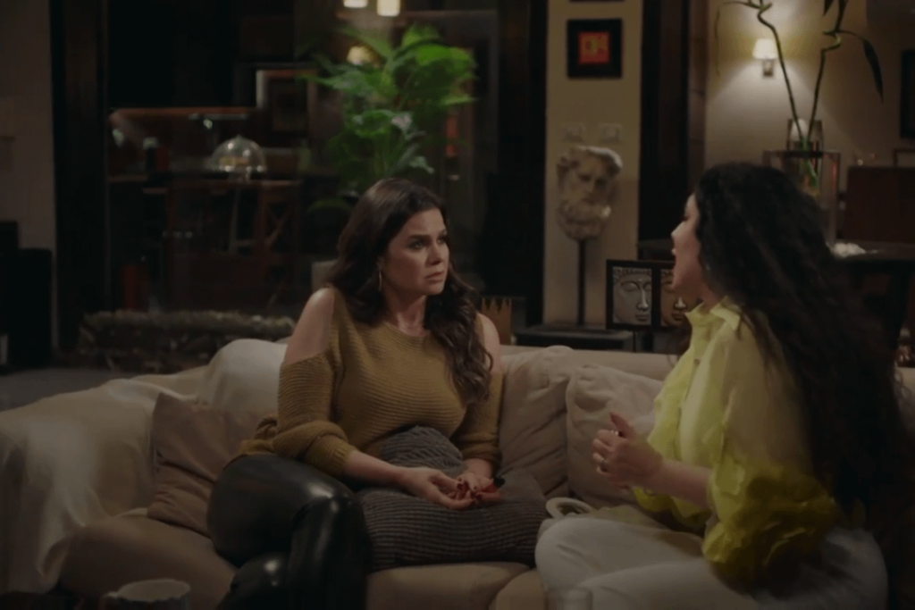 Yousra el Lozy with latex🍑👑