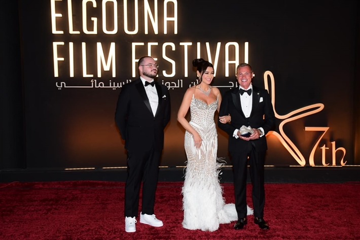 أروى جودة تصطحب خطيبها وابنه في حفل افتتاح مهرجان الجونة – فيديو | خبر أروى وخطيبها وابنه