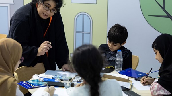 «الشارقة للكتاب» ينظم 87 فعالية وورشة عمل في «الكتب المصورة»