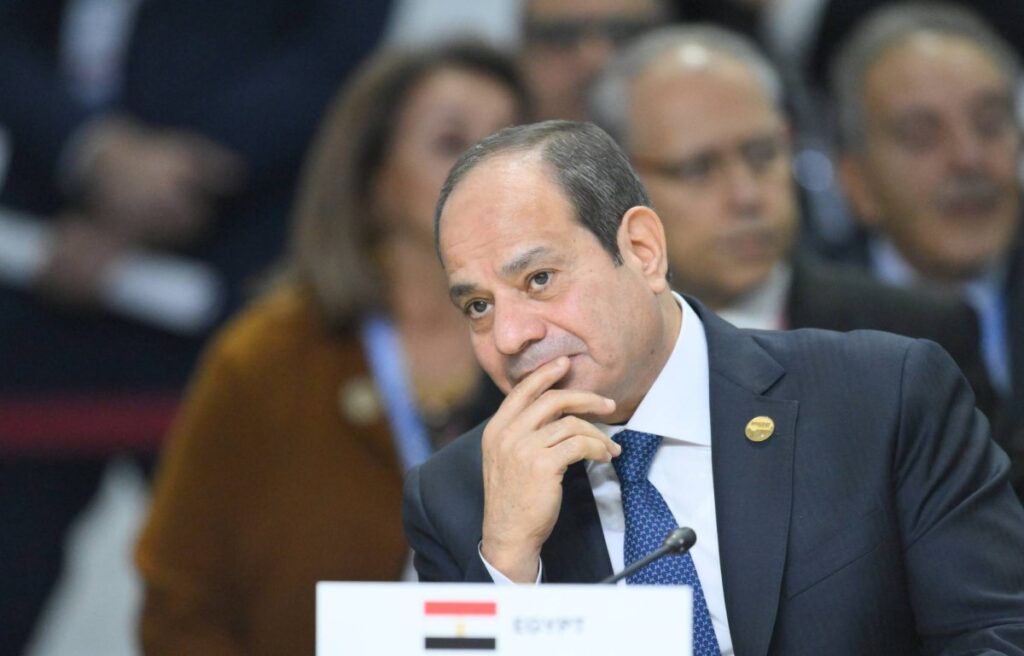 السيسي يقترح هدنة ليومين بغزة مقابل تحرير 4 رهائن إسرائيليين وسجناء فلسطينيين - صحيفة الشرق الأوسط