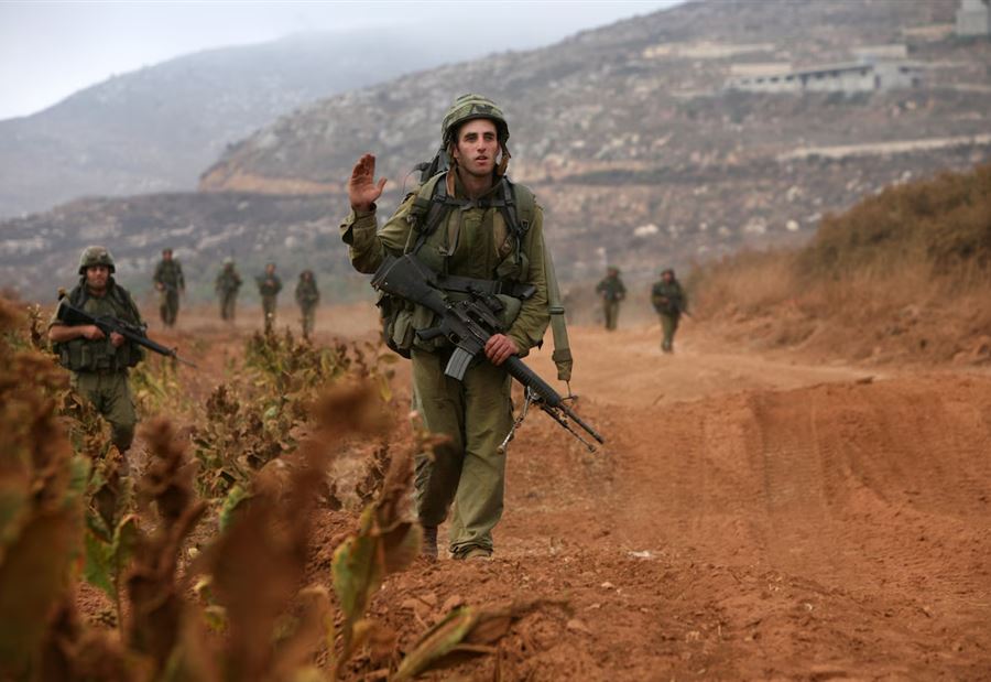 توسيع العمليات بمنطقتين في لبنان والتحول إلى الدفاع