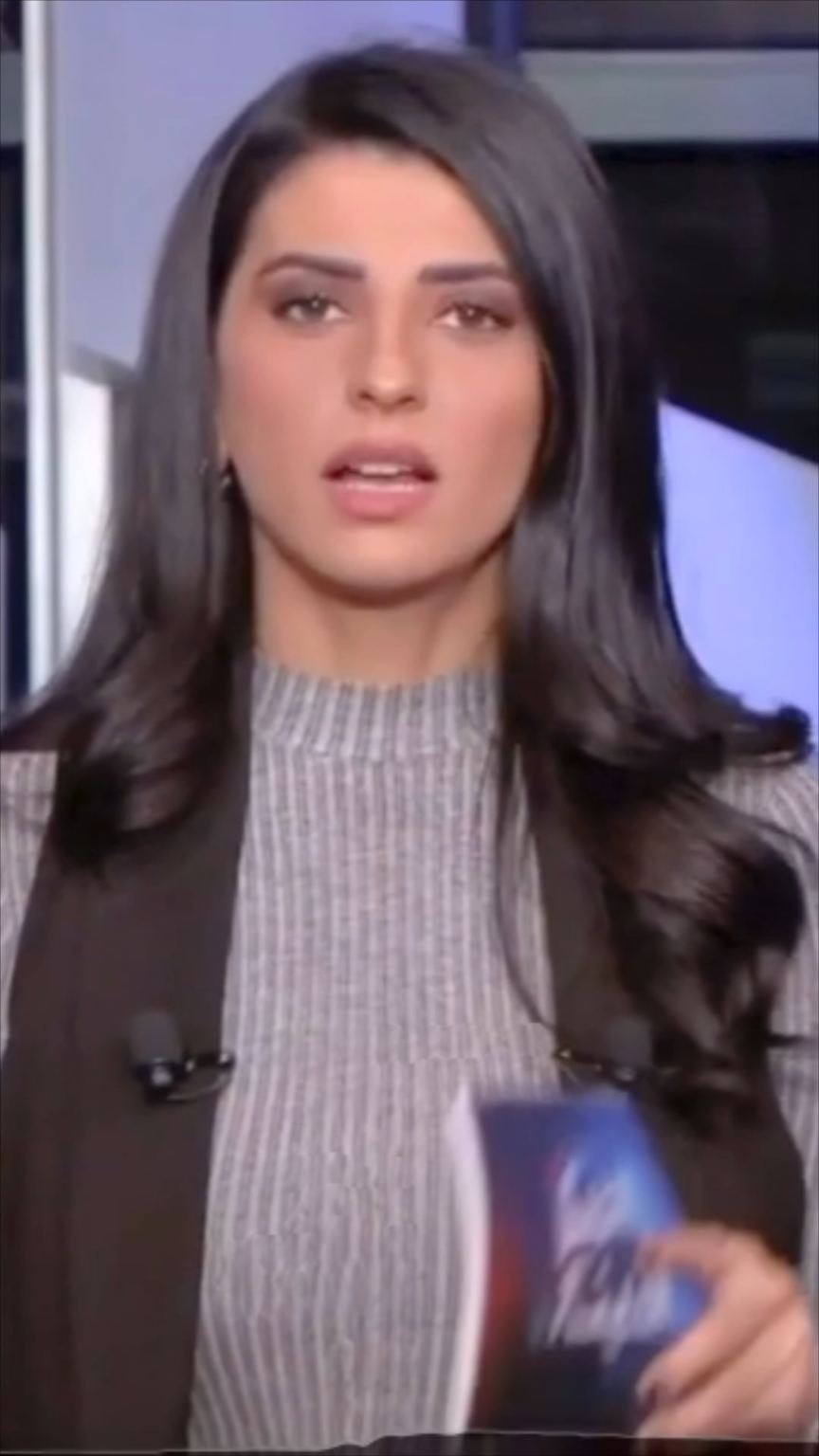 Lara Nabhan 🇱🇧 - Sexy Legs 2 🔥