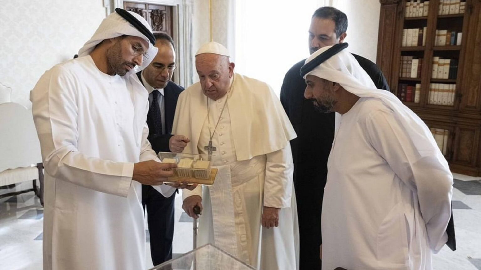 البابا فرنسيس يستقبل وفد بيت العائلة الإبراهيمية البابا فرنسيس يستقبل وفد بيت العائلة الإبراهيمية