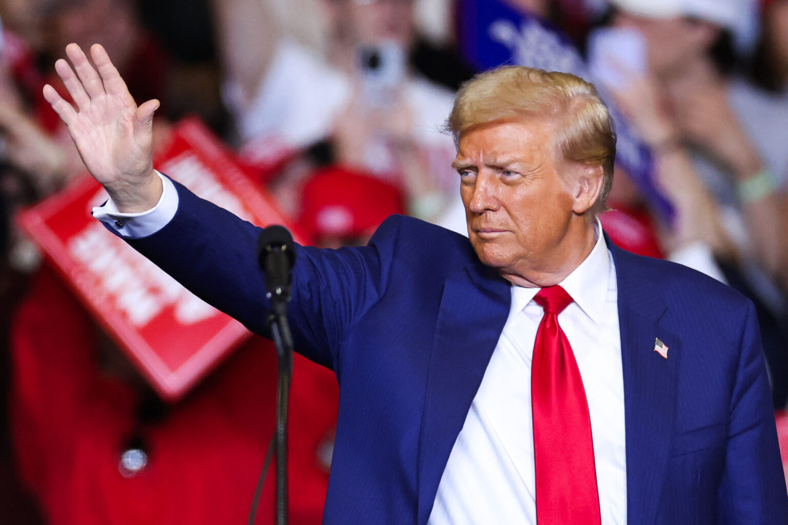 مؤيد لترامب.. داعية مسلم يحقق ملايين المشاهدات على السوشل ميديا مؤيد لترامب.. داعية مسلم يحقق ملايين المشاهدات على السوشل ميديا