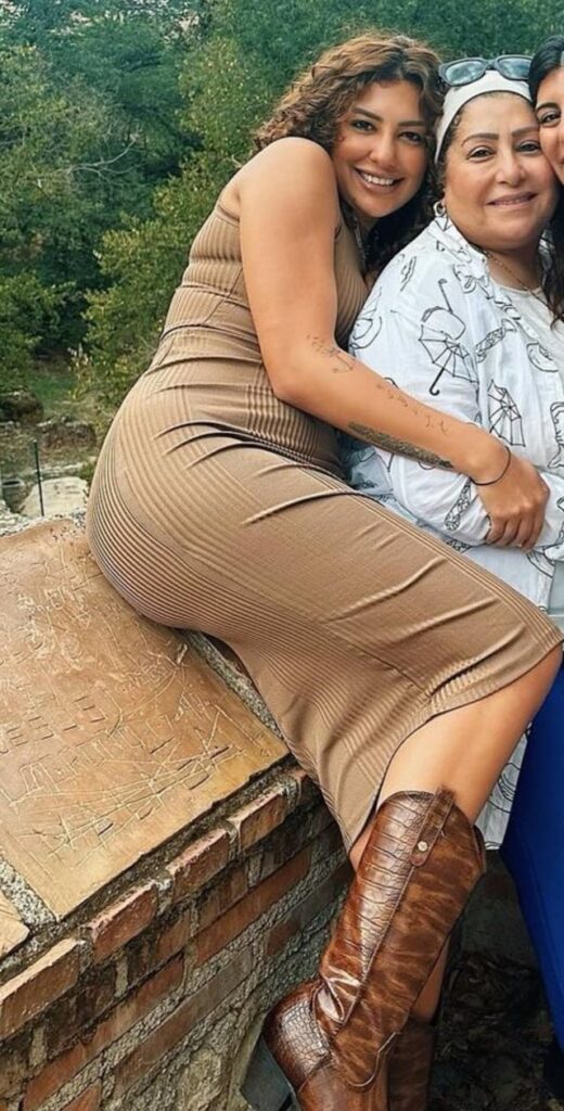 Mirna elhelbawi🍑 Mirna elhelbawi🍑