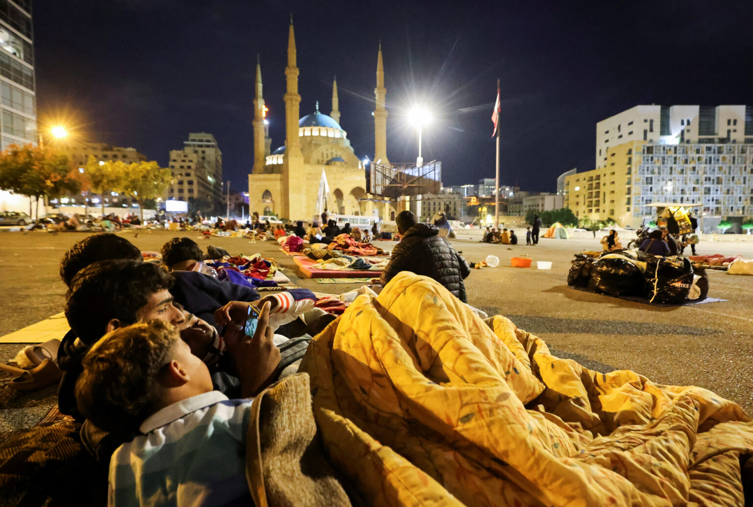 لبنان.. مساع أميركية لوقف إطلاق النار وتصعيد بين إسرائيل وحزب الله