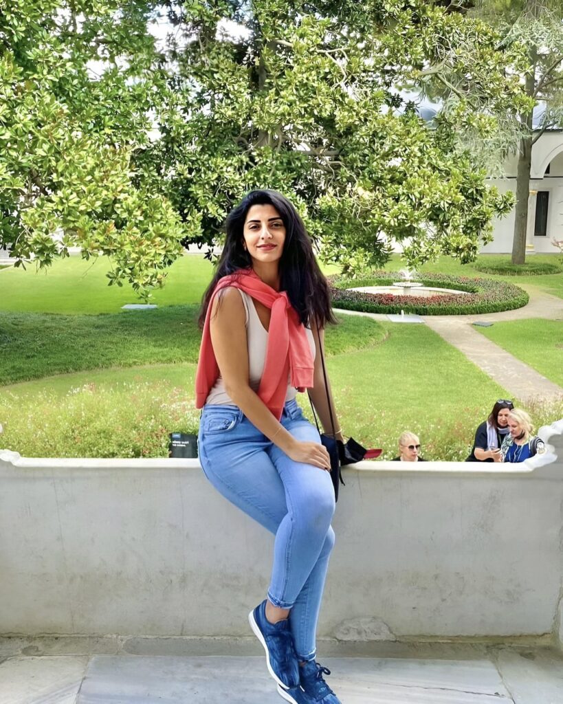 Lara Nabhan 🇱🇧 - So Tight 🔥