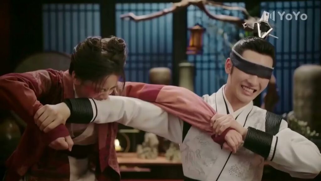 تثمل و تقوم بعض زوجها لانها منزعجة منـه ( الحقيقة او الجرأة )