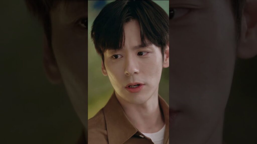 أمسك الرجل بيد زوجته ورفض المرأة التي كانت تضايقه🤗 YouAreMySecret#