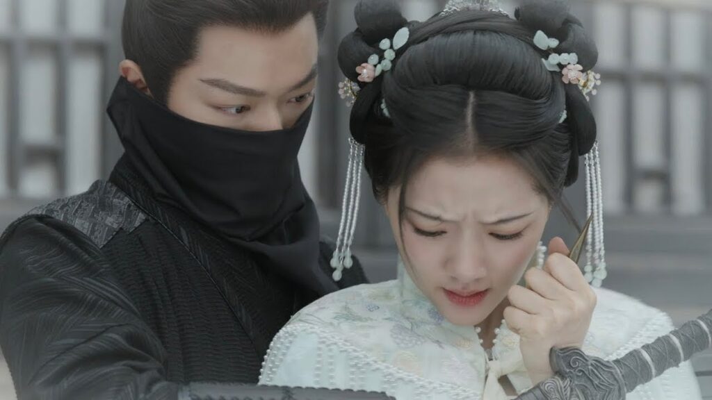 تختطف الجميلة في طريق عودتها للمنزل فيظهر رجل مقنع في الوقت المناسب لينقذها! مشهد من "نهوض نينغ"