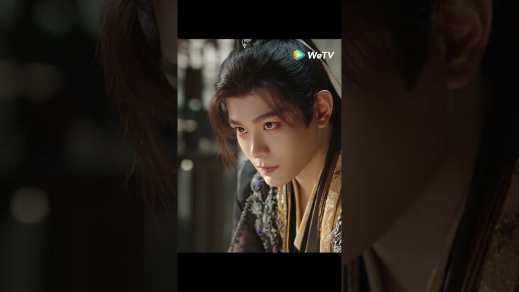 لقد استيقظت للتو وخلعت ملابسه! ؟😳 #لعنة_الحب_في_الفنتاسي_الشرقية #cdrama #LoveGameinEasternFantasy