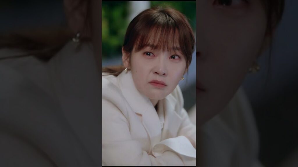 نظر البطل إلى البطلة التي كانت تجلس القرفصاء على الأرض وتبكي، وتشعر بالحزن🥹 YouAreMySecret# نظر البطل إلى البطلة التي كانت تجلس القرفصاء على الأرض وتبكي، وتشعر بالحزن🥹 YouAreMySecret#