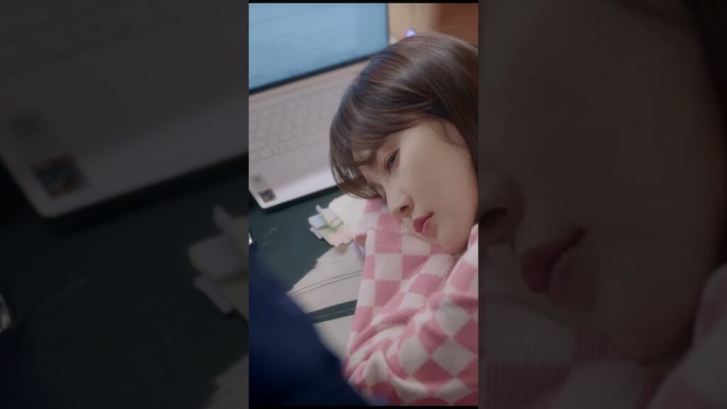 يعتني جي يوهينغ بزوجته التي تدرس بجد💖 YouAreMySecret# يعتني جي يوهينغ بزوجته التي تدرس بجد💖 YouAreMySecret#