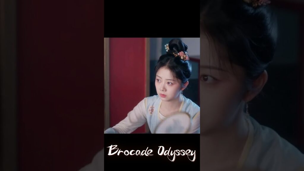 مضايقتها هي لغة الحب لديه  😍 #BrocadeOdyssey #蜀锦人家 #YOUKU #رحلة_الديباج #zhengyecheng #tansongyun