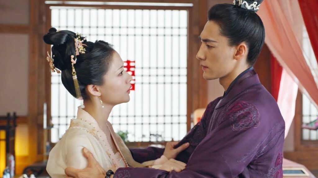 يستدرج الأمير المستبد بطلتنا إلى غرفة الزفاف التي أعدها على أمل استعادة علاقتهما😔مشهد من "نهوض نينغ"