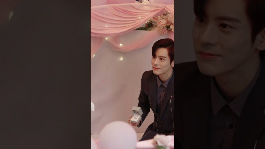 أعد الرئيس اقتراحًا كبيرًا منطاد الهواء الساخن للفتاة🎈#IMayLoveYou