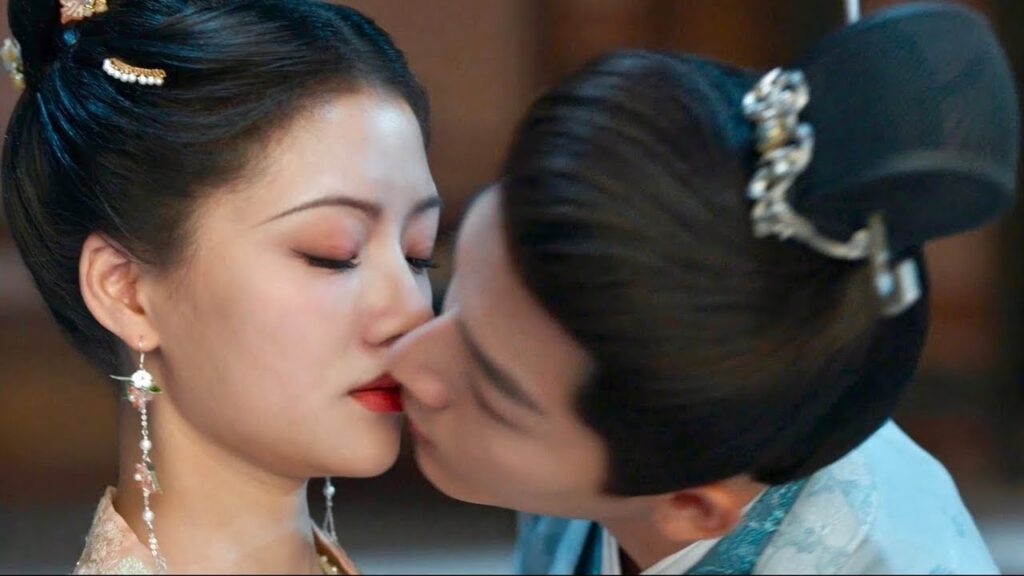 بعد العشاء العائلي يقبل بطلنا المستبد حبيبته فجأة دون أن يكون هناك أحد!❤️مشهد رومانسي من “نهوض نينغ” بعد العشاء العائلي يقبل بطلنا المستبد حبيبته فجأة دون أن يكون هناك أحد!❤️مشهد رومانسي من "نهوض نينغ"