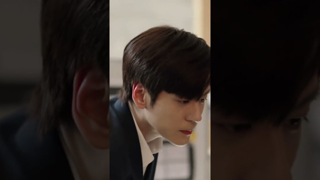 كانت الفتاة آسفة قليلاً للعلامات التي كانت على يدي الرئيس التنفيذي🤣 #IMayLoveYou كانت الفتاة آسفة قليلاً للعلامات التي كانت على يدي الرئيس التنفيذي🤣 #IMayLoveYou