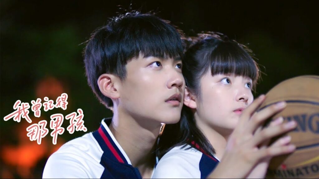 طالب انطوائي و فتاة مجتهدة تتقرب منه و تساعده في تحقيق حلمه 04