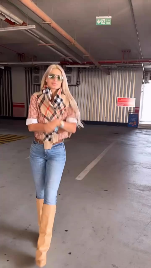 Mai helmy 🍑🍑🍑🍑