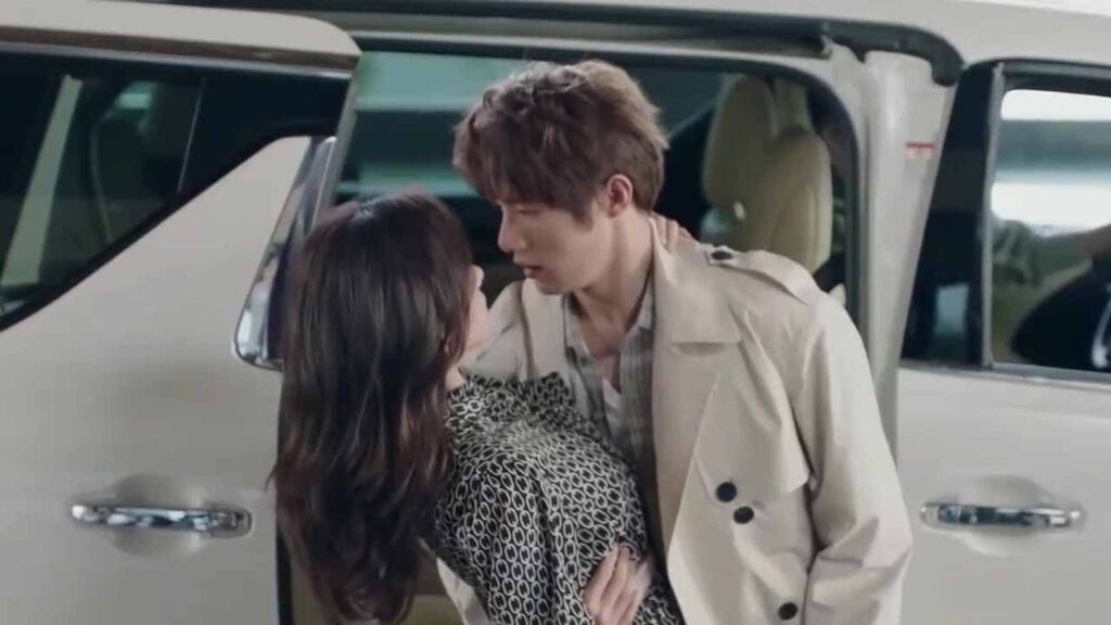 لم تتحمل وسامتـه فتقع بين ذراعيه  🔥❤️( الجمال القبيح  )