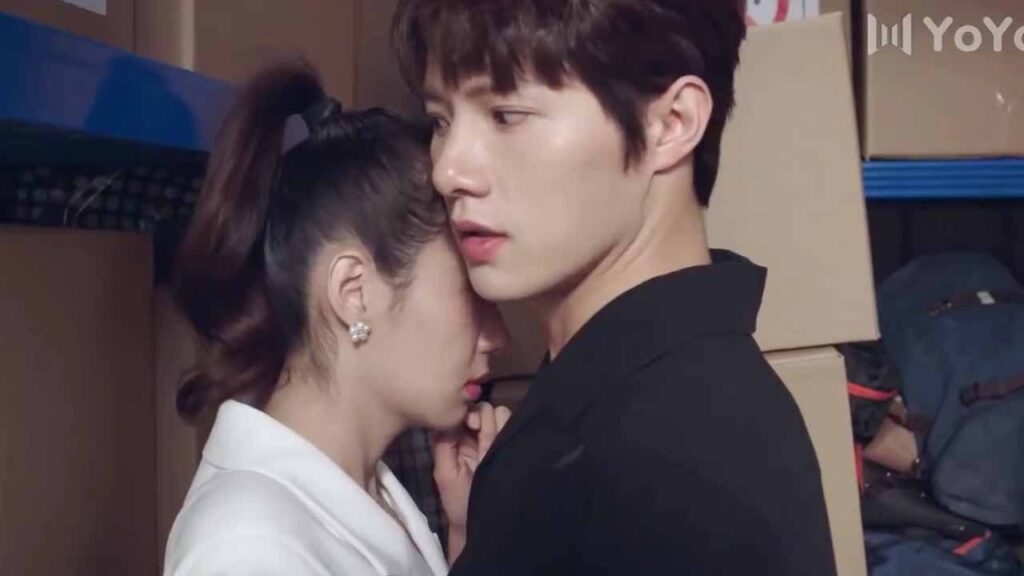 دعينا نبقى هكذا لكي لا يكشف أمرك ❤️( الجمال القبيح  )