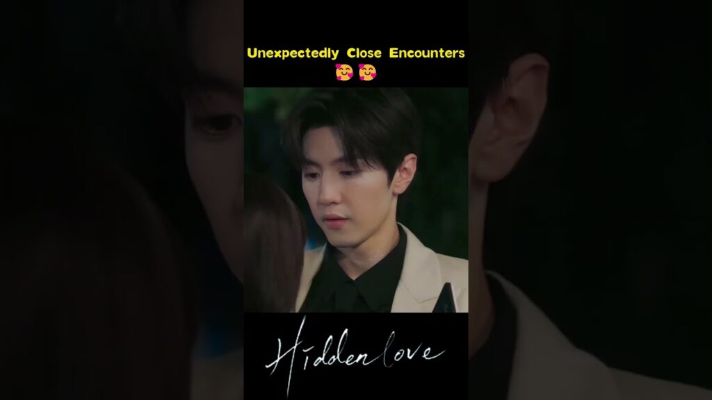 قبلة  واحدة على الجبين كافية للتاكد من مشاعري 😍 #HiddenLove #حب_خفي #zhaolusi  #youku #chenzheyuan