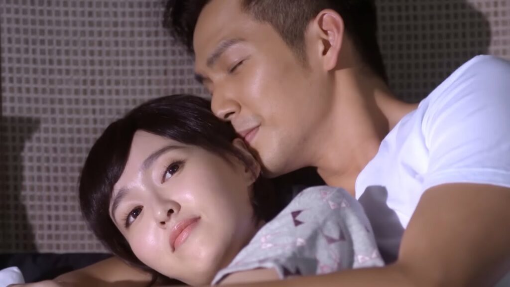 أخيرا يكمل الحبيبين زواجهما وتخبره بكل شيء عن حياتها بعد انفصالهما ليعرف أنه ظلمها! مشهد من إشراقتي